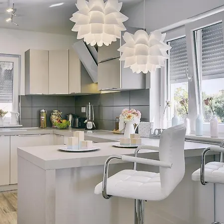 Vakantiehuis Mit Privatem Pool, Wlan, Sonnenliegen, Terrasse Und Eigenem Grillbereich